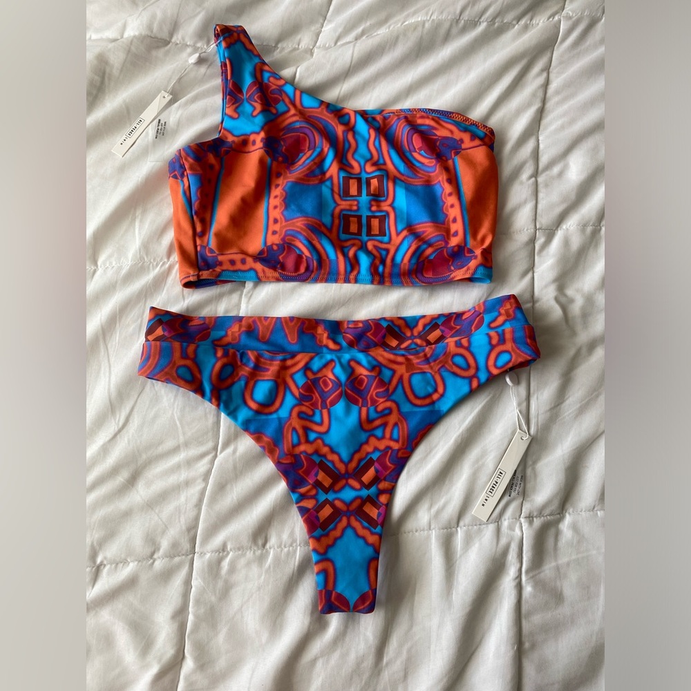 NWT All Peace Swimsuit Top and Bottom Size L